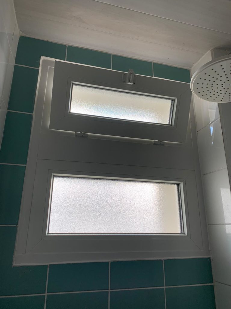 Fenêtre Soufflet PVC Blanche Cornebarrieu