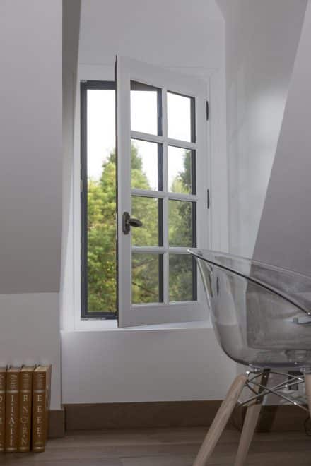 fenetre-bois-sur-mesure-moderne-estibelle-1-440x660