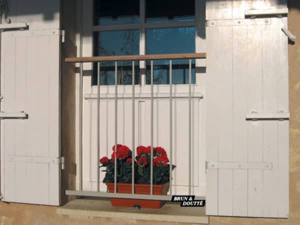 GARDE-CORPS 8